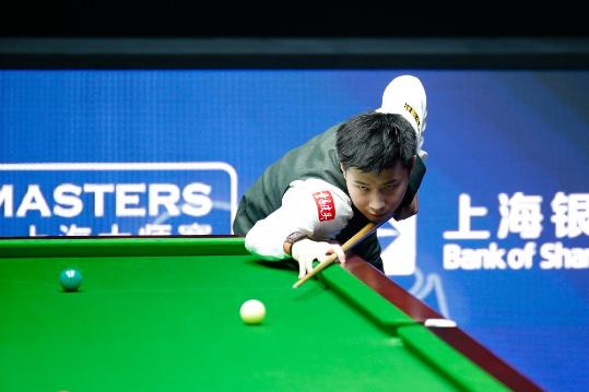 Zhao Xintong eases past Ding Junhui to advance to semifinals at WST Shanghai Masters
